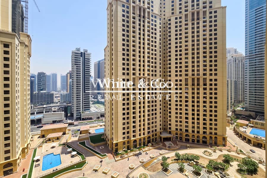 Prime location | Spacious unit | Vacant Prime location | Spacious unit | Vacant