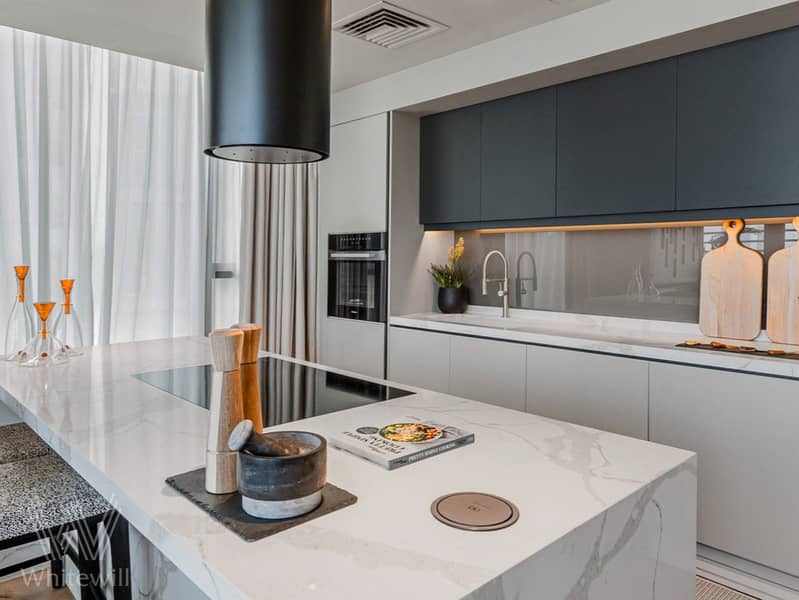12 Kitchen(1). jpg