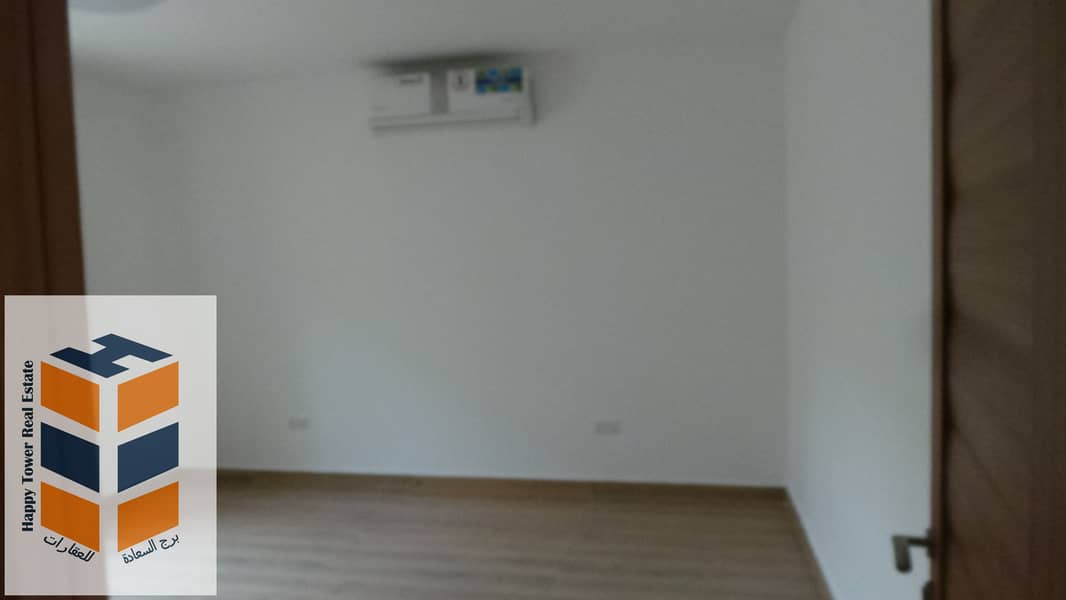 2 CAMERA 014. JPG