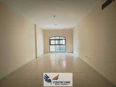 Lavish 2 bhk with balcony on prime location