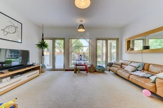 5 BR Villa | Immaculate condition | Perfect Location 5 BR Villa | Immaculate condition | Perfect Location