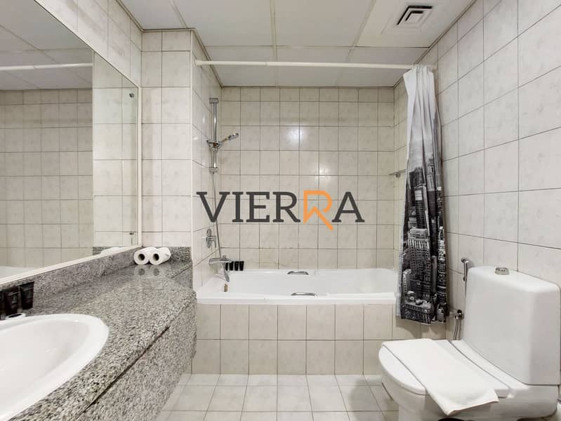 10 Bathroom bathtub. jpg