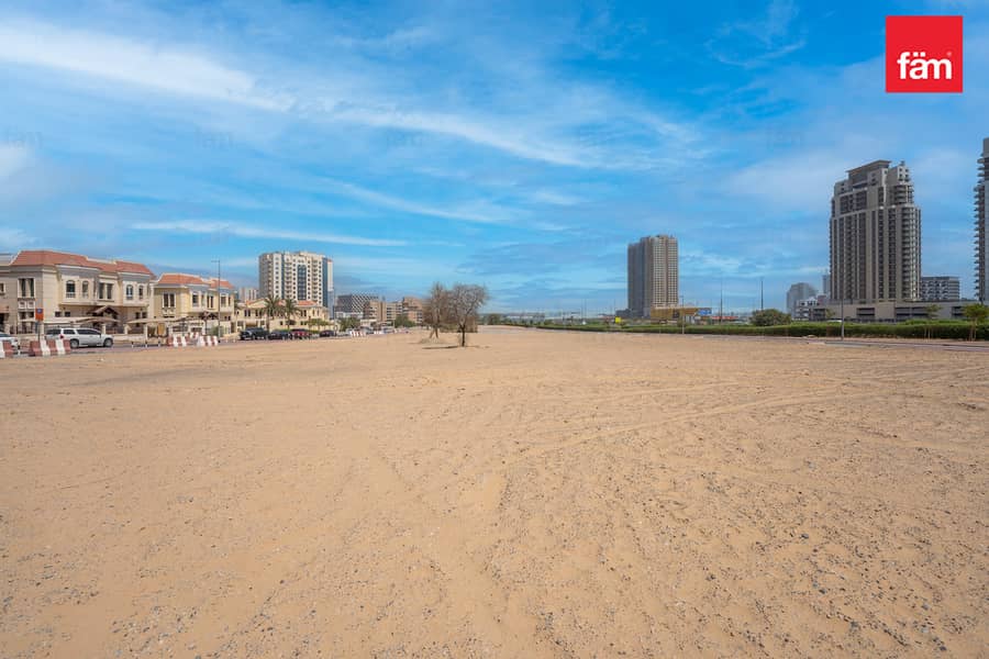 位于荔湾住宅区,纵横焦点公寓大楼 的住宅地块 5797007 AED - 11747269 位于荔湾住宅区,纵横焦点公寓大楼 的住宅地块 5797007 AED - 11747269