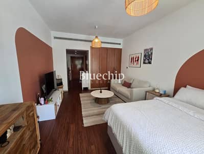 Studio for Rent in The Greens, Dubai - Well maintained | upgraded | Available 1st June