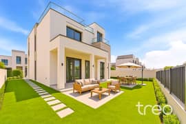 Exclusive | Corner Plot on Park | 5Bed+Family+Sky Lounge