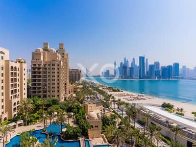 2 Bedroom Apartment for Rent in Palm Jumeirah, Dubai - Upgraded | Sea & skyline view | Maids room