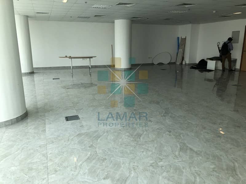 Fitted full open office high floor 2 parking