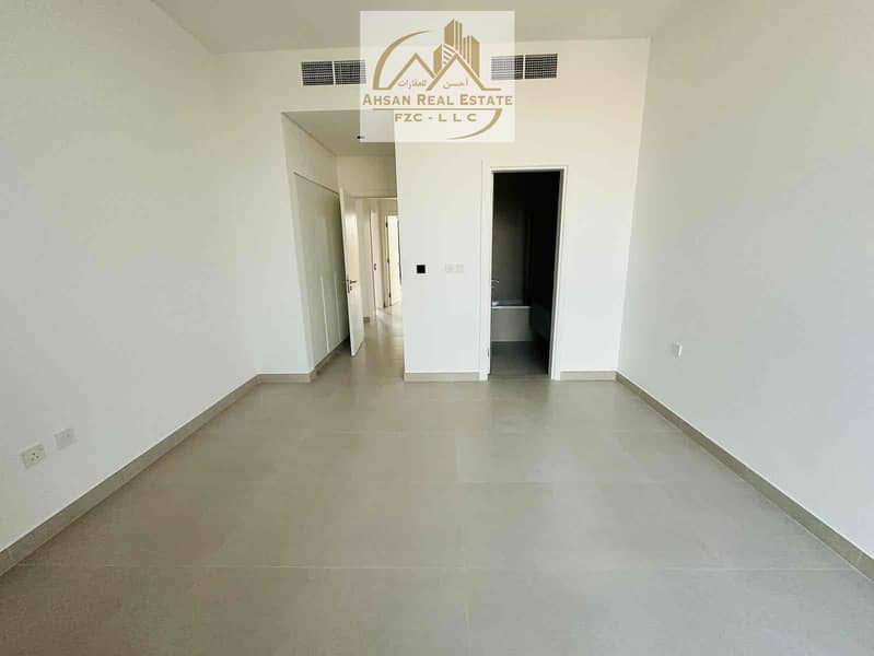 15 fedc4801-afeb-4ad0-bf0f-729faf7ad849. jpg