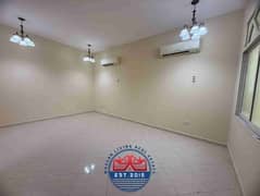 4 Master Big Bedrooms Majlis Hall Maid Room 4 Bathrooms