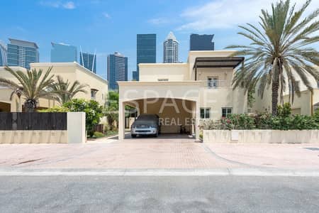 Upgraded 3 Bed with Road and Skyline Views Upgraded 3 Bed with Road and Skyline Views