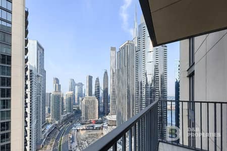 3 Bedroom Flat for Rent in Downtown Dubai, Dubai - Road View | Spacious Layout | Well Maintained