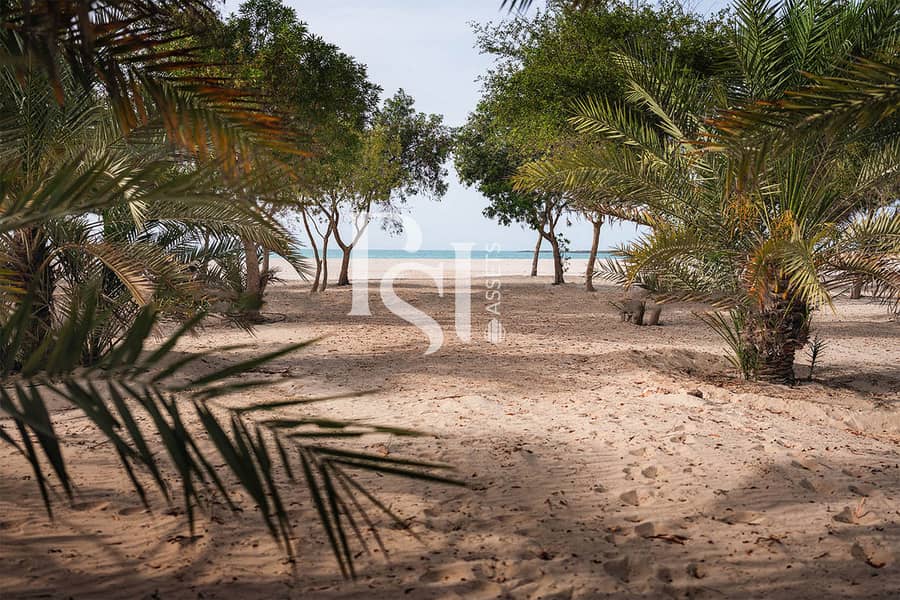 6 al-jurf-villa-gardens-abu-dhabi-community-beach-side. jpg