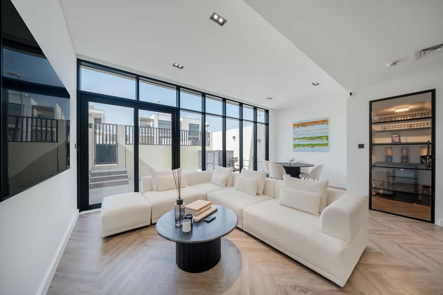 位于阿尔弗雷德街区,阿尔弗雷德西区 3 卧室的联排别墅 4050000 AED - 11755267 位于阿尔弗雷德街区,阿尔弗雷德西区 3 卧室的联排别墅 4050000 AED - 11755267