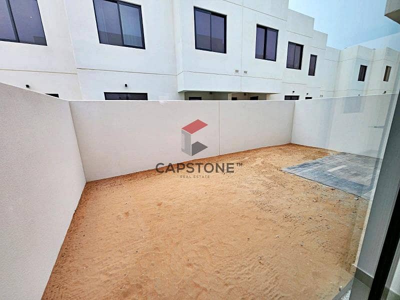 位于雅斯岛,诺亚别墅区 3 卧室的联排别墅 190000 AED - 11755370 位于雅斯岛,诺亚别墅区 3 卧室的联排别墅 190000 AED - 11755370