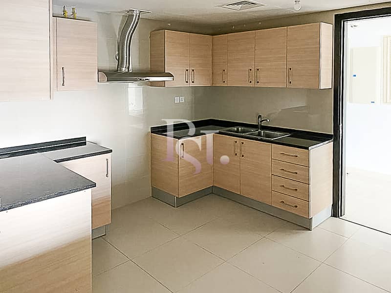 4 occean-terrace-marina-square-al-reem-island-abu-dhabi-kitchen (1). JPG