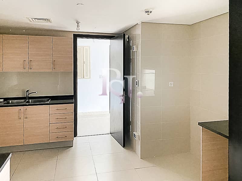 5 occean-terrace-marina-square-al-reem-island-abu-dhabi-kitchen (2). JPG