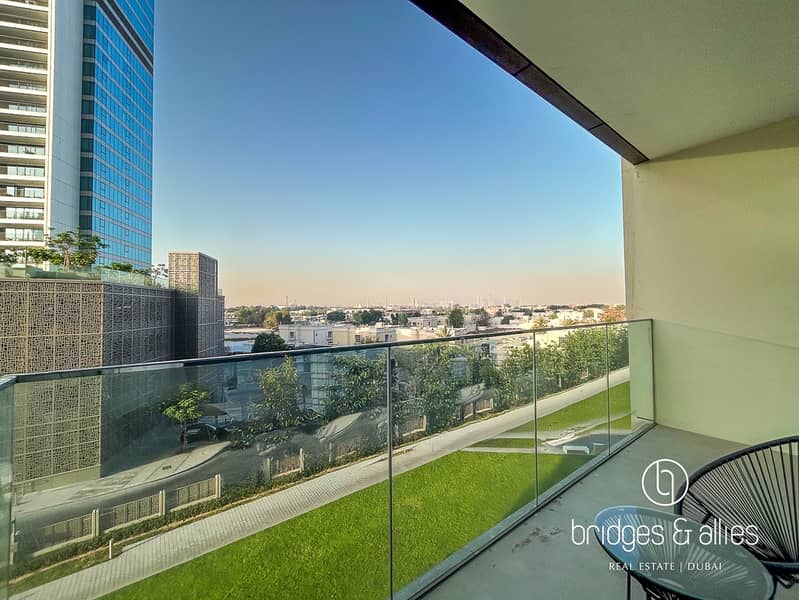 NEWLY LISTED | FULLY FURNISHED | READY TO MOVE IN NEWLY LISTED | FULLY FURNISHED | READY TO MOVE IN