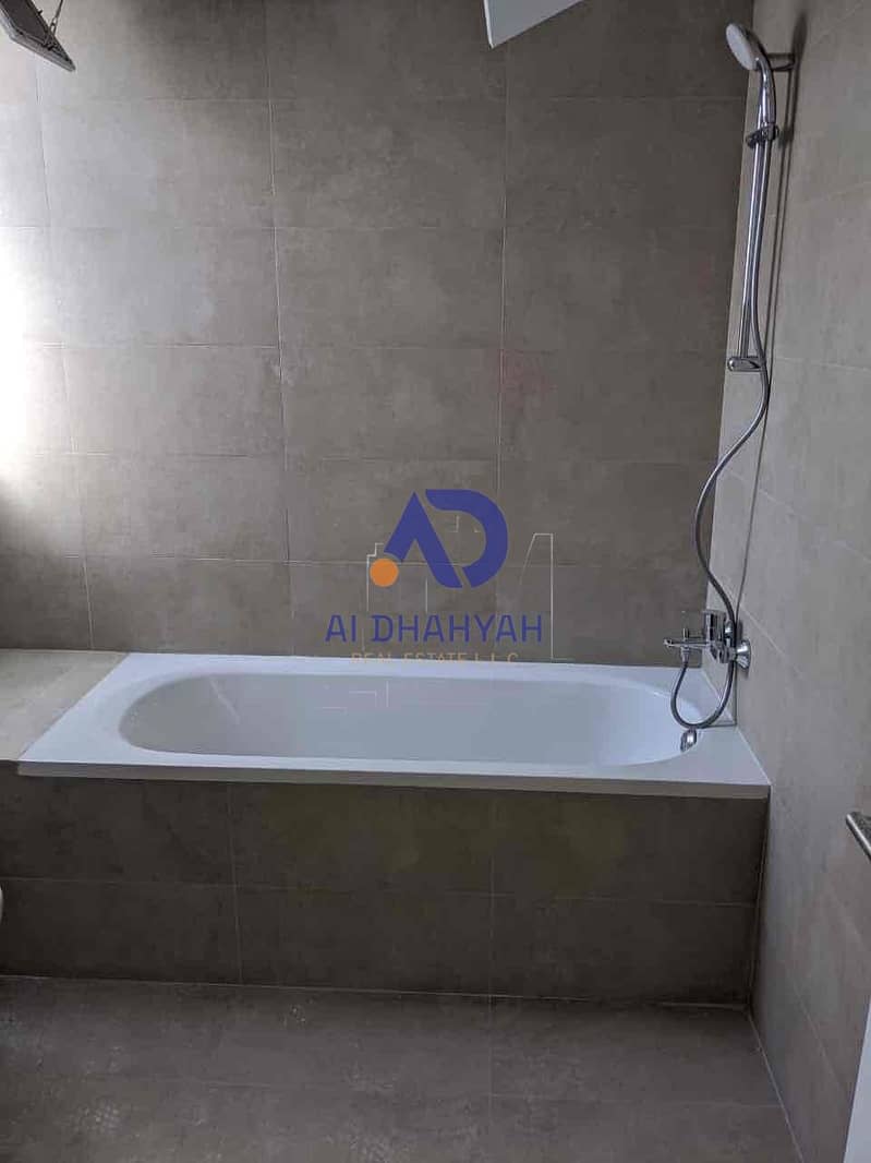 4 b0412afe-21dd-4de1-b07d-fd09dce5dca3. jpg