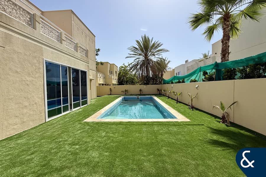 New Villa / Vacant / 5 En-Suite Bedrooms New Villa / Vacant / 5 En-Suite Bedrooms