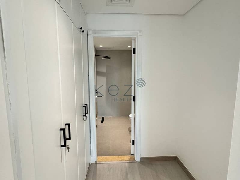 6 ef205a4d-2a30-4991-acb4-63302ef75a16. jpg