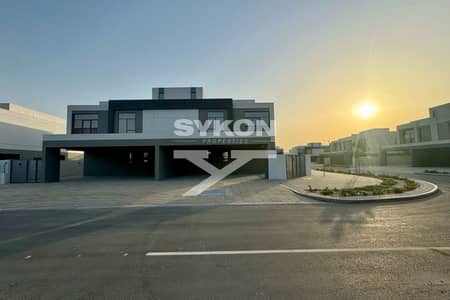 5 Bedroom Villa for Sale in Dubai South, Dubai - Stunning Views | 5 BR Villa + Maid | Huge Plot
