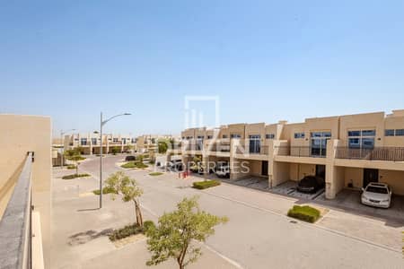 4 Bedroom Townhouse for Rent in DAMAC Hills 2 (Akoya by DAMAC), Dubai - Middle Unit | Close Garden | Community View