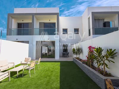 2 Bedroom Villa for Sale in Yas Island, Abu Dhabi - Hot deals | Luxury Villa | Single Row