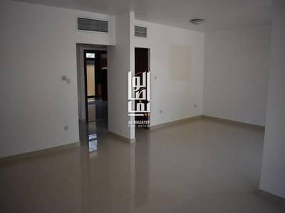 Spacious 3 BHK Villa | Maids Room+Garden Spacious 3 BHK Villa | Maids Room+Garden