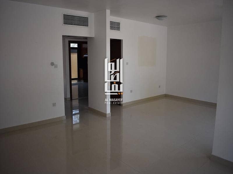 Spacious 3 BHK Villa | Maids Room+Garden Spacious 3 BHK Villa | Maids Room+Garden