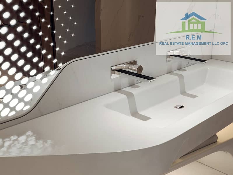 28 Restroom_03 (1). jpg
