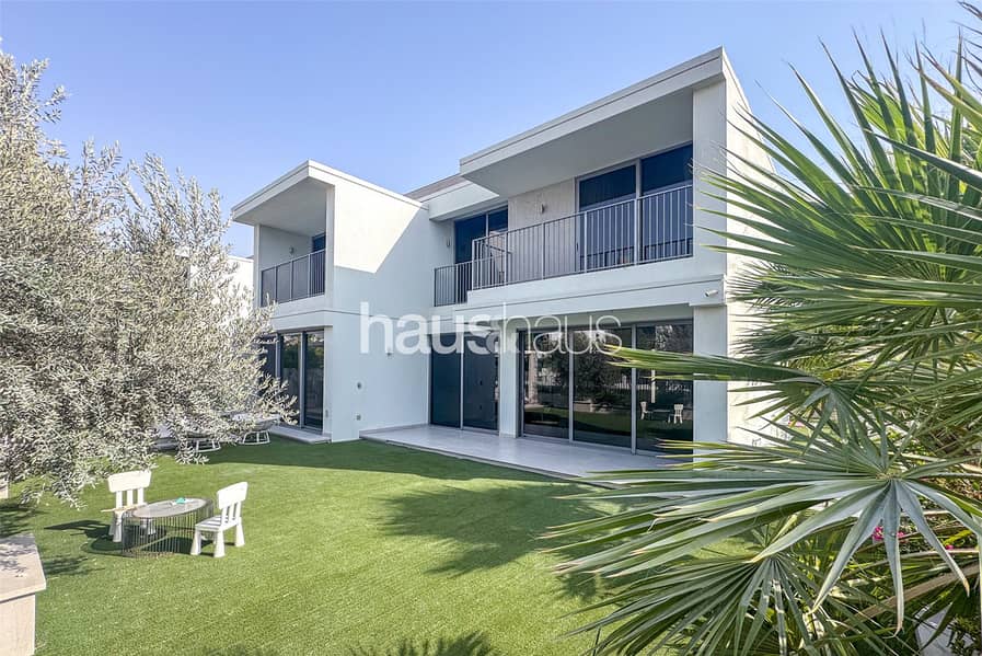 Upgraded I Large Plot I Greenbelt view