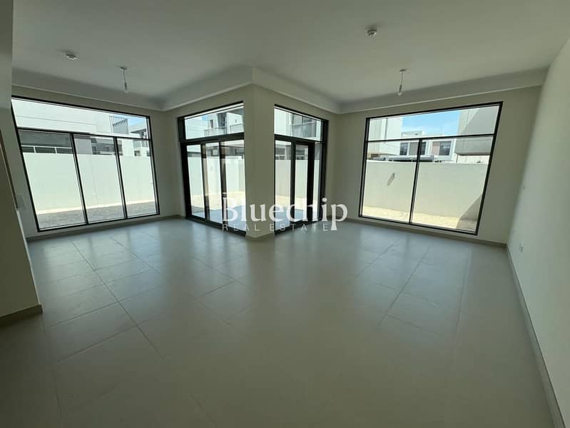 Spacious  Layout | 4Bhk+ Maid | Huge Layout