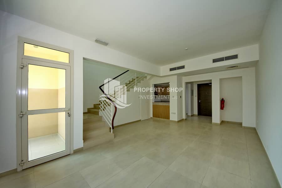 2-bedroom-townhouse-abu-dhabi-sieh-shuaib-al-ghadeer-stairs. JPG 2-bedroom-townhouse-abu-dhabi-sieh-shuaib-al-ghadeer-stairs. JPG