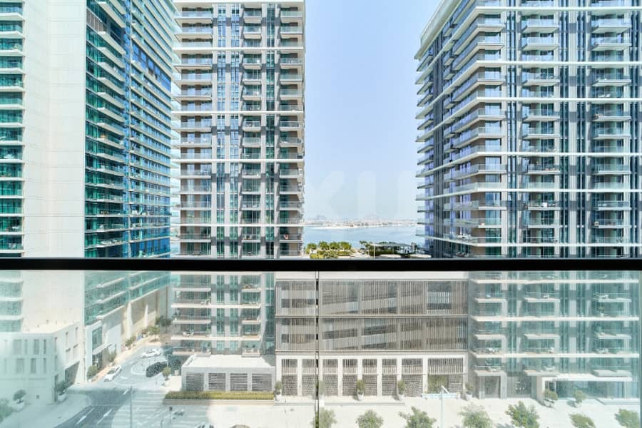 Premium Beachfront Living | Palm View | Vacant Premium Beachfront Living | Palm View | Vacant