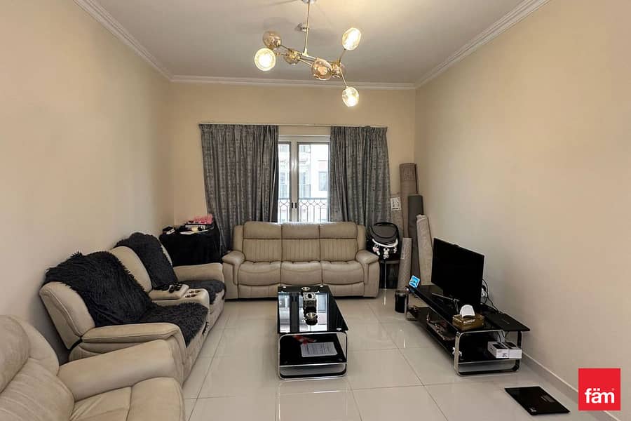 Spacious apt | Furnished | Vacant On Transfer Spacious apt | Furnished | Vacant On Transfer