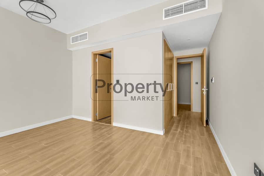 15 7ST05216. jpg