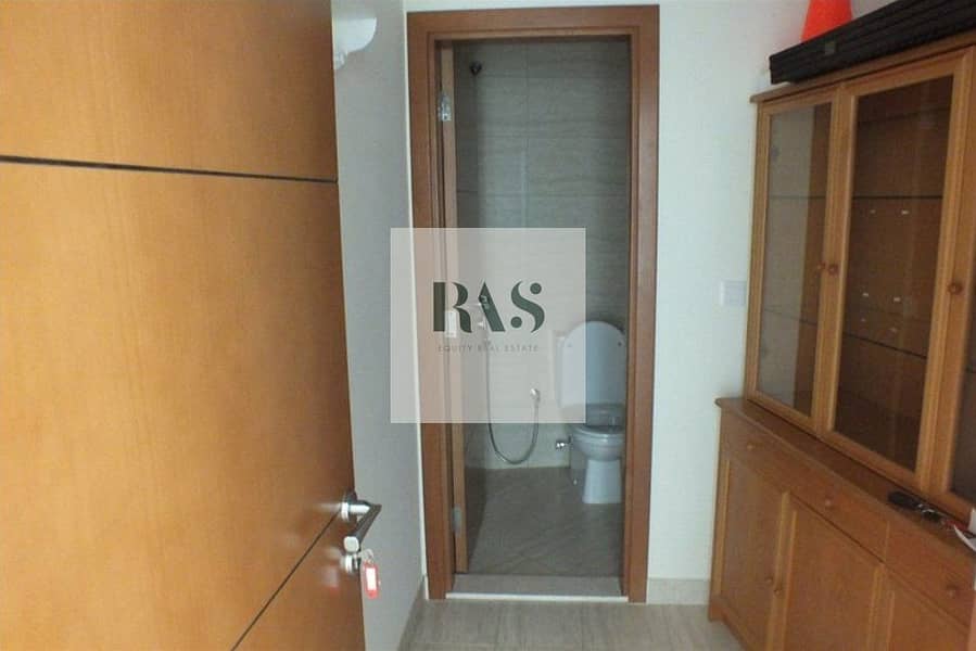 7 Bathroom-3. jpg