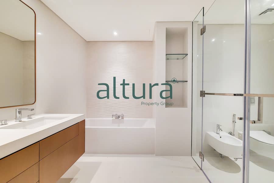 13 5_Main Ensuite-0. jpg