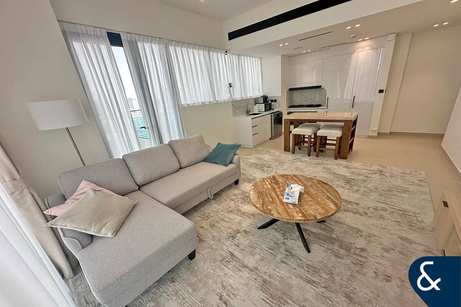 Luxury 2 Bed | Private Pool | Furnished