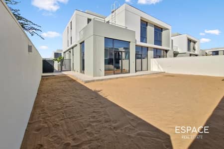 4 Bedroom Villa for Sale in Al Furjan, Dubai - 4 Bedroom | Next to Pool and Park | Corner