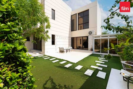 4 Bedroom Villa for Sale in DAMAC Hills, Dubai - Facing Pool| Upgraded Courtyard|Single Row| Majlis