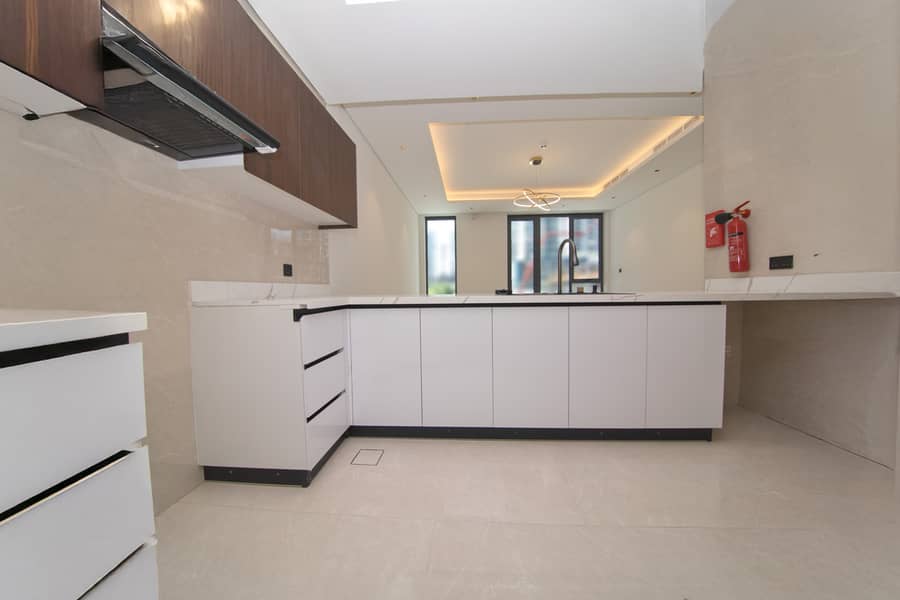 4 0E2A5084 copy. jpg
