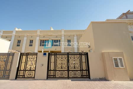 4 Bedroom Villa for Sale in Al Nahyan, Abu Dhabi - Luxurious 4BR Villa | Big Terrace | Prime Location