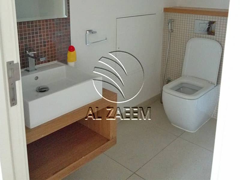 6 Guest toilet. jpg