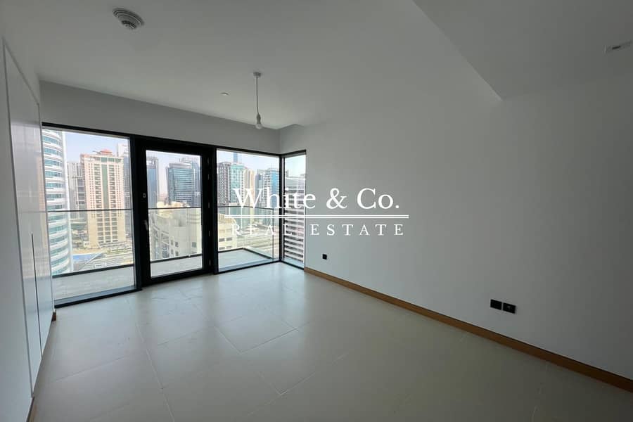 Unfurnished | Vacant Now | Luxurious Unit
