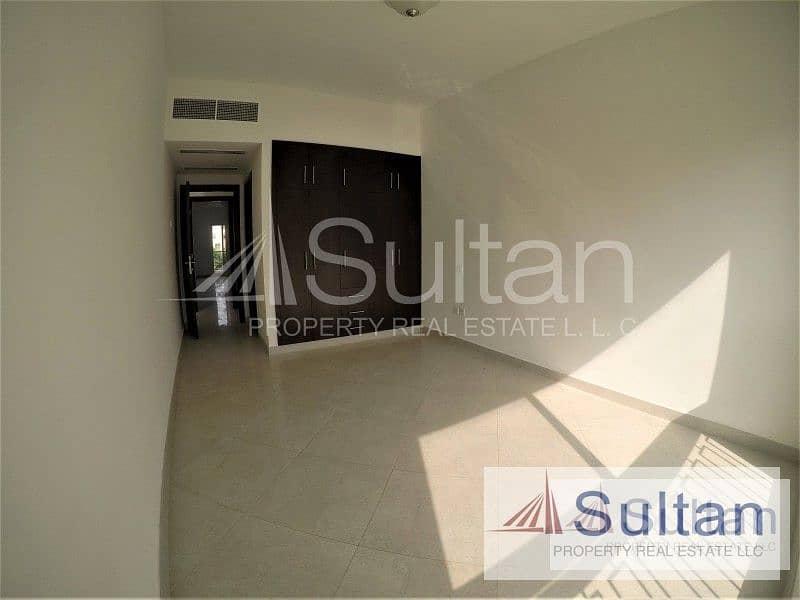 6 3BR Bayti Villa with Direct Pool Access in Hamra Village