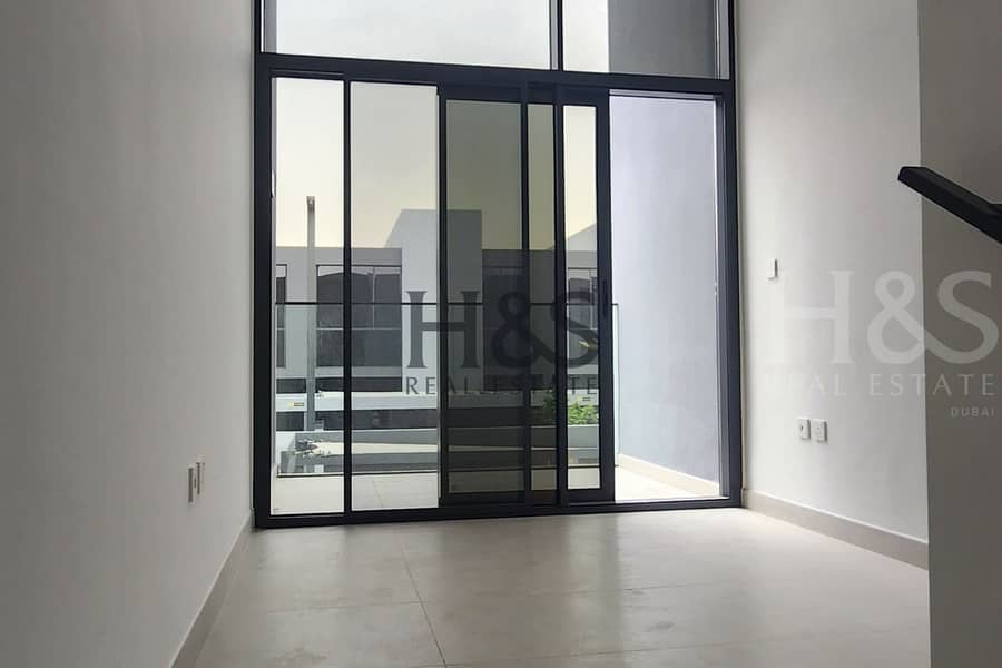 Elegant Living | Expansive Modern Home | No Commission | Easy Payment Plans | Resale Opportunity Elegant Living | Expansive Modern Home | No Commission | Easy Payment Plans | Resale Opportunity