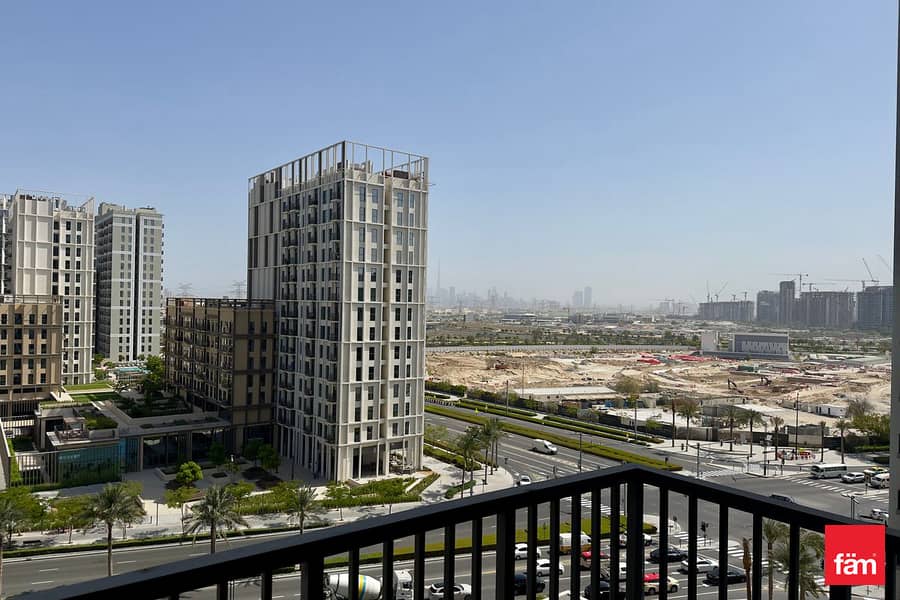 Mid Floor | Community View | Vacant Mid Floor | Community View | Vacant