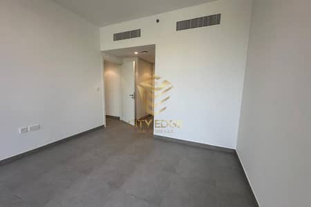 2 Bedroom Flat for Sale in Aljada, Sharjah - TEATRO VIEW 2BED+BALCONY READY FREEHOLD CASH BUYER