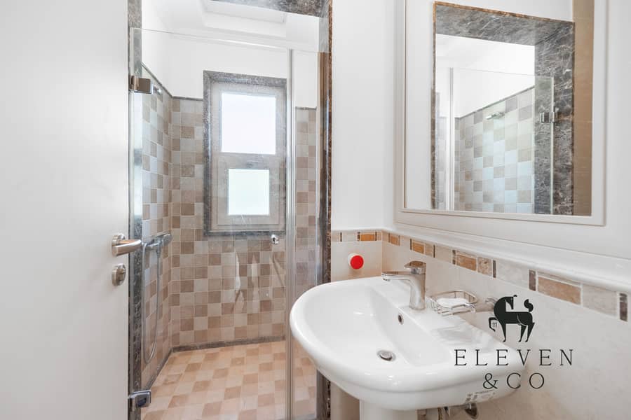 7 Victory Heights_ Estella  Villa 107_ 5BR 12. jpg